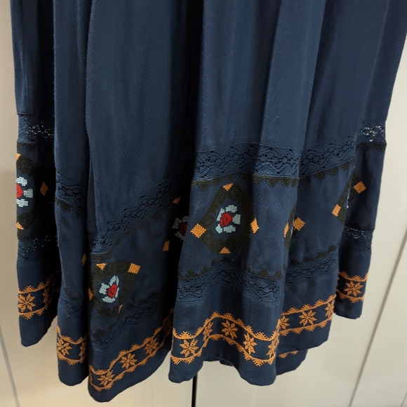 NWT Anthropologie Love Sam embroidered midi dress - Picture 5 of 10